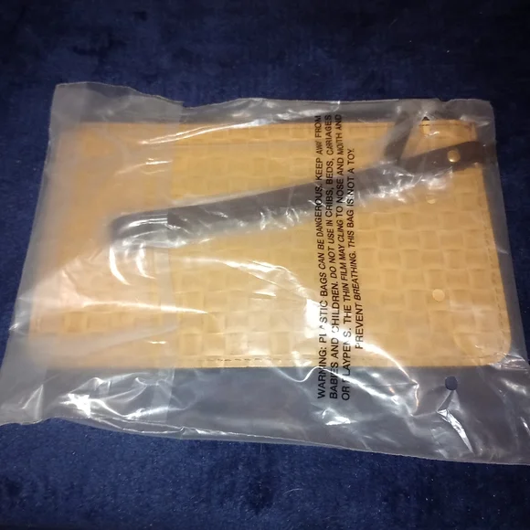 NWT Dooney & Bourke Liliana Weaved Leather bag W/ matching wristlet & Dust bag - Picture 7 of 16